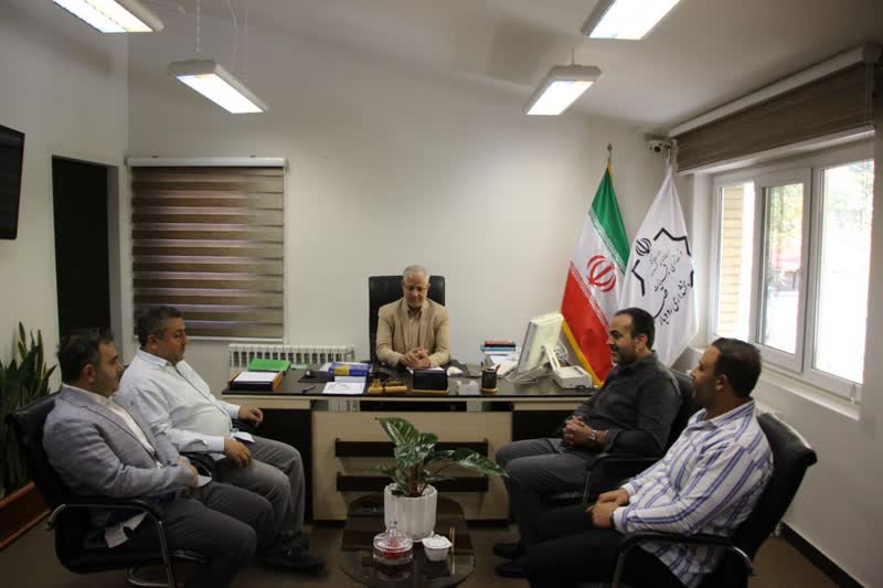 دیدار دهیار و شورای روستای امین آباد با بخشدار رودبارقصران